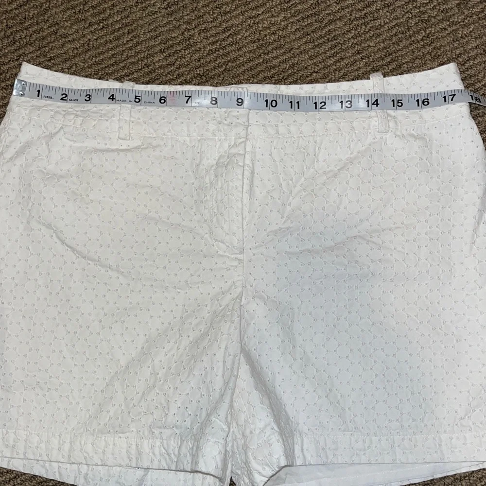 Talbots White Eyelet Shorts - Size 12 - Picture 3 of 6